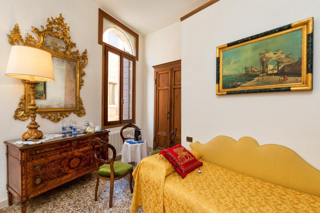 Luxury Venetian Rooms Exterior photo